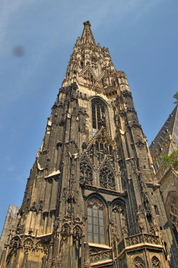 St. Stephen's Cathedral. Romanesque gothic. Completed in 1160. Height: 448 ft. Stephansdom